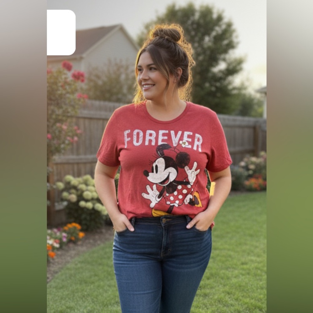 🔮 Disney Minnie Mouse Graphic Tee Size XXL